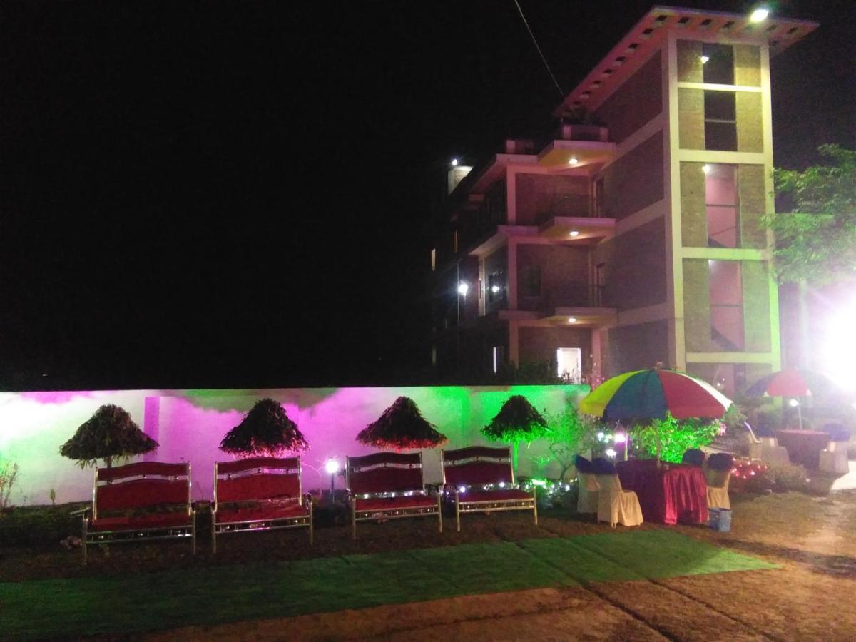 בולפור Whispering Woods Inn מראה חיצוני תמונה