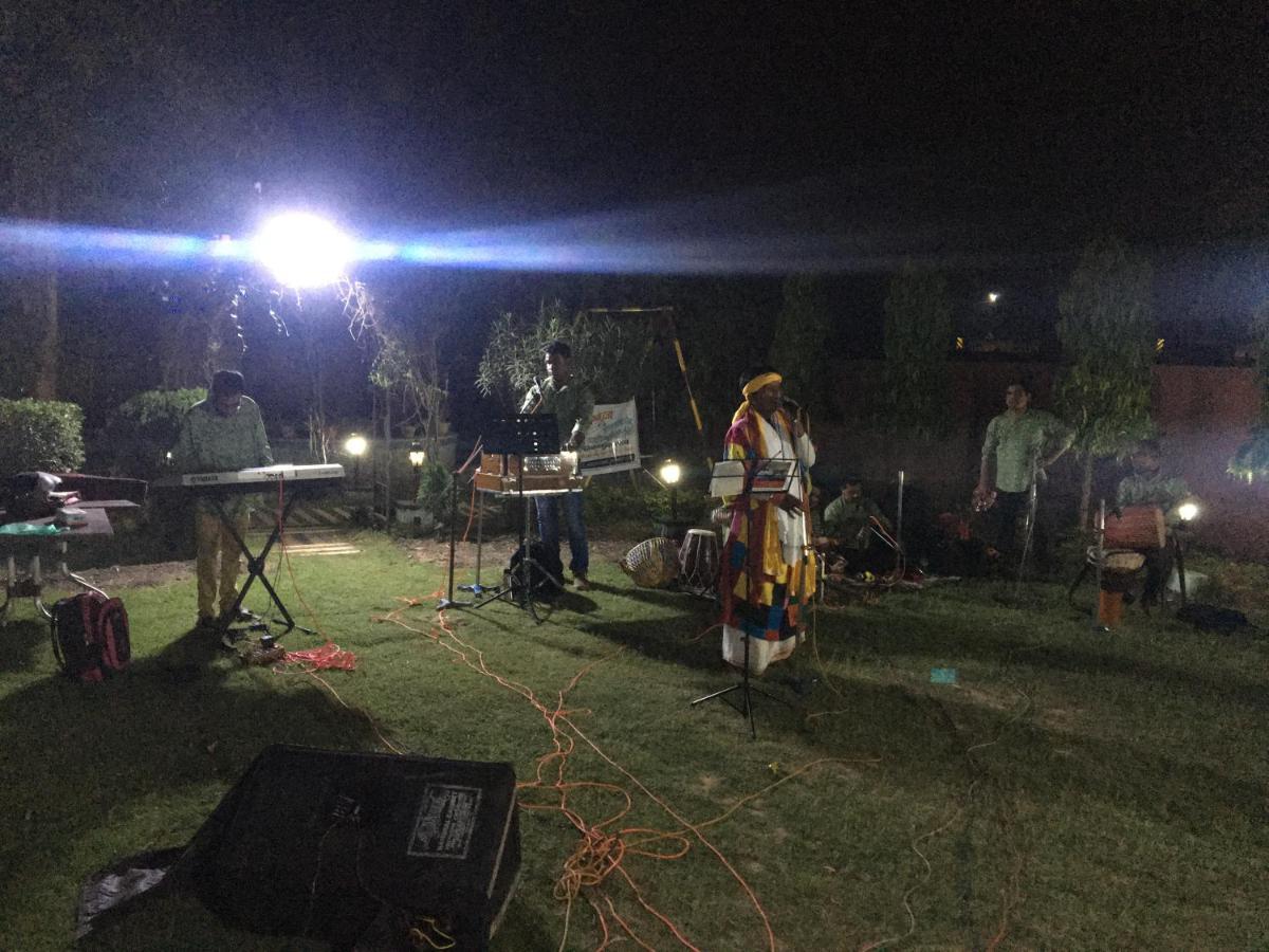 בולפור Whispering Woods Inn מראה חיצוני תמונה