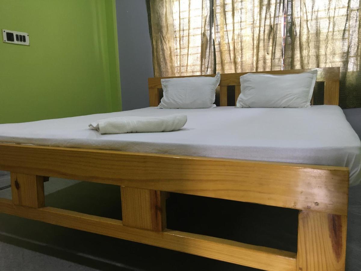 בולפור Whispering Woods Inn מראה חיצוני תמונה