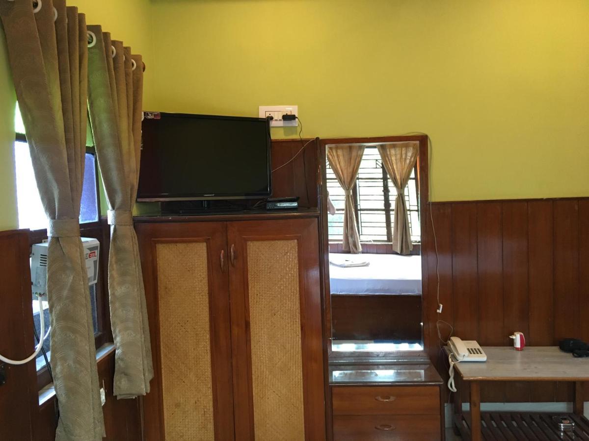 בולפור Whispering Woods Inn מראה חיצוני תמונה