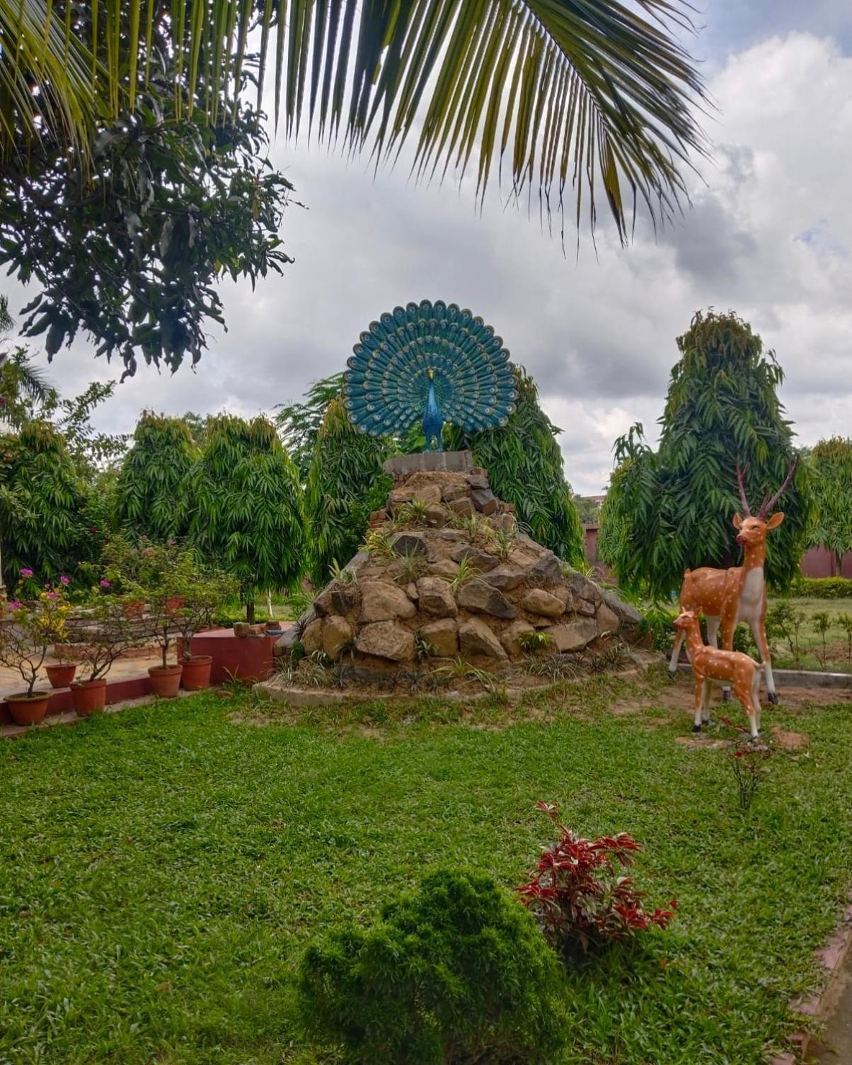 בולפור Whispering Woods Inn מראה חיצוני תמונה