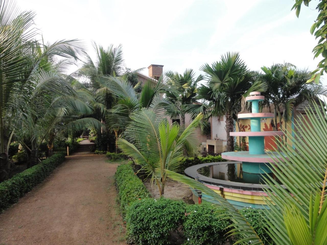 בולפור Whispering Woods Inn מראה חיצוני תמונה