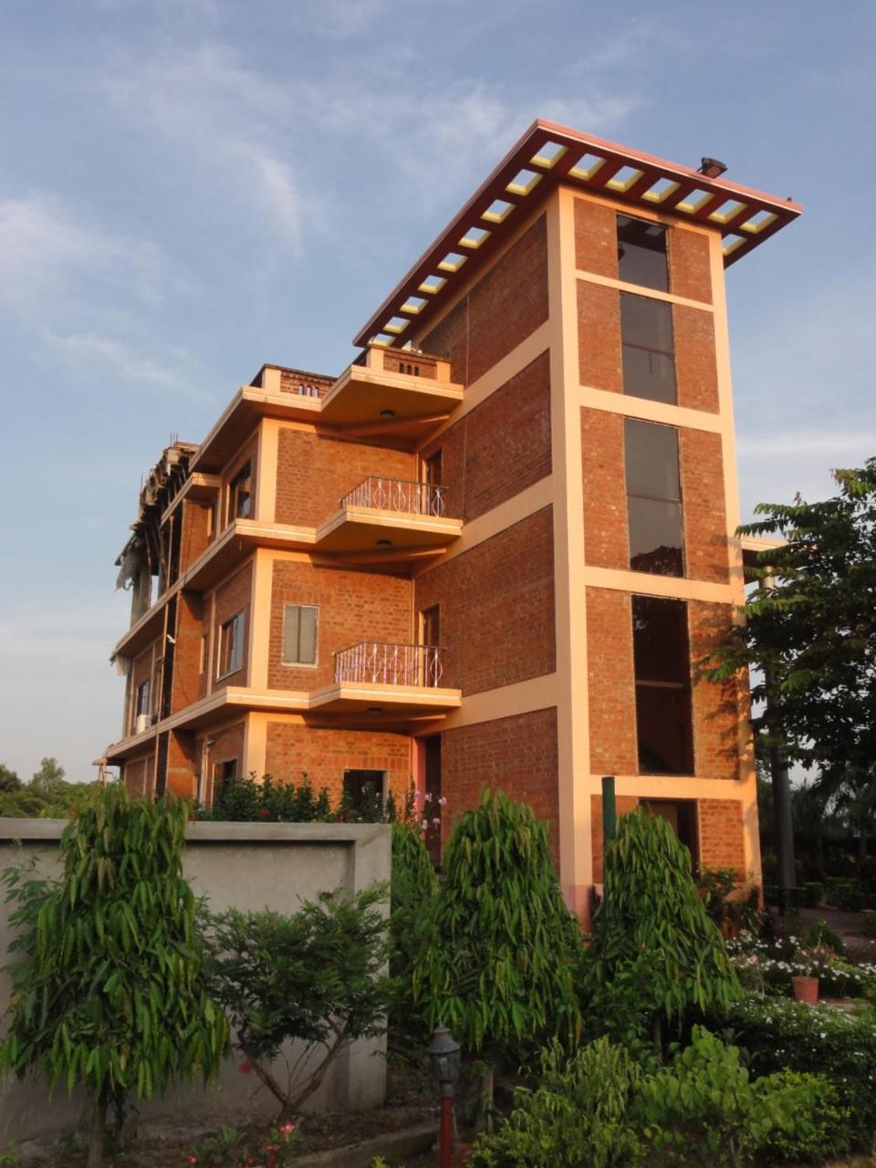 בולפור Whispering Woods Inn מראה חיצוני תמונה